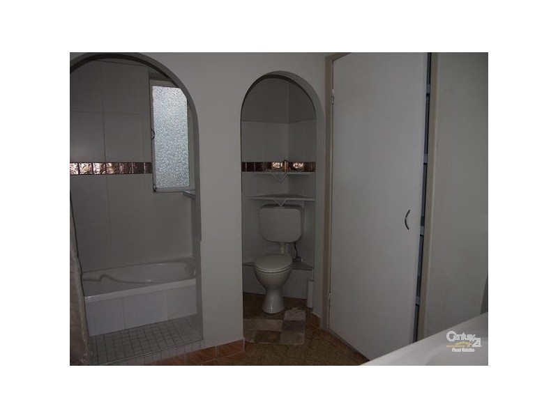 10 Weeroona Road, Burua QLD 4680