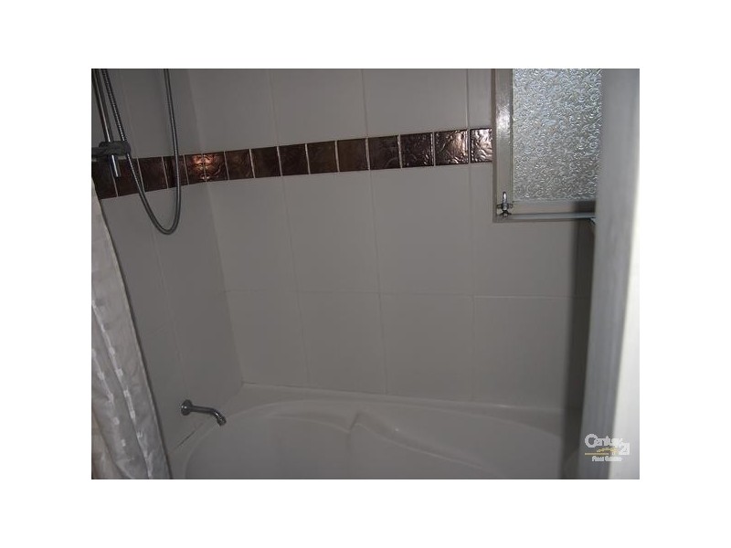 10 Weeroona Road, Burua QLD 4680