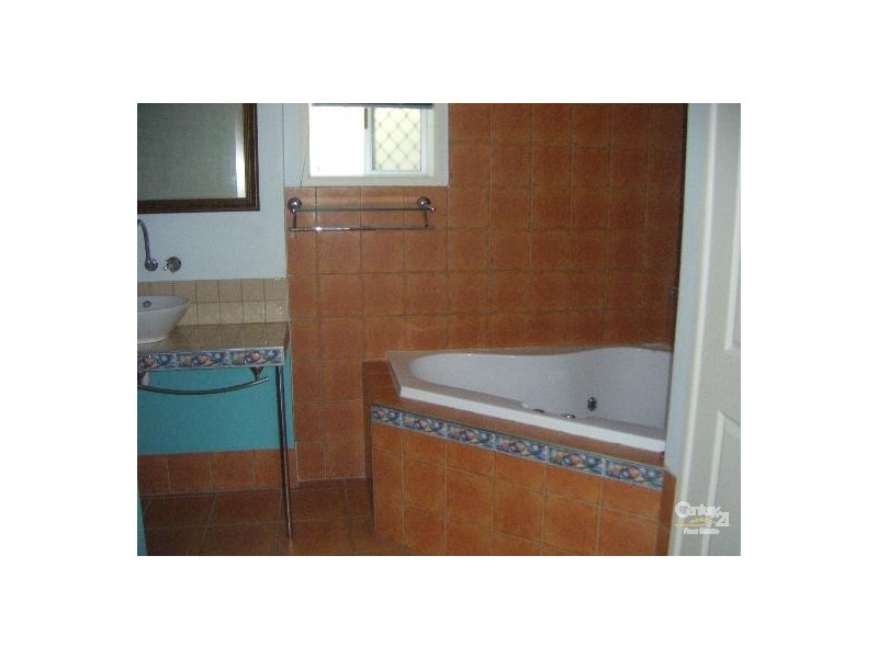 33 Dixon Drive, Telina QLD 4680