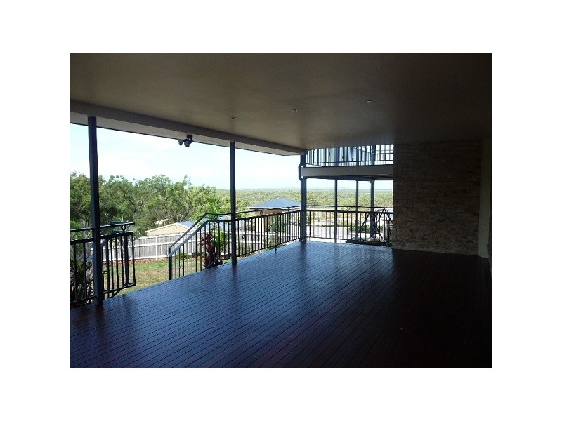 7 Panorama Court, Glen Eden QLD 4680