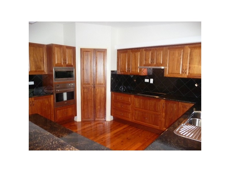 7 Panorama Court, Glen Eden QLD 4680