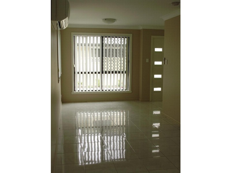 2/11 Walsh Street, Gladstone QLD 4680