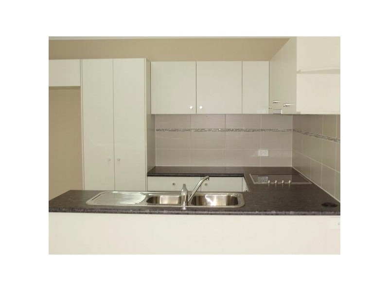 2/11 Walsh Street, Gladstone QLD 4680