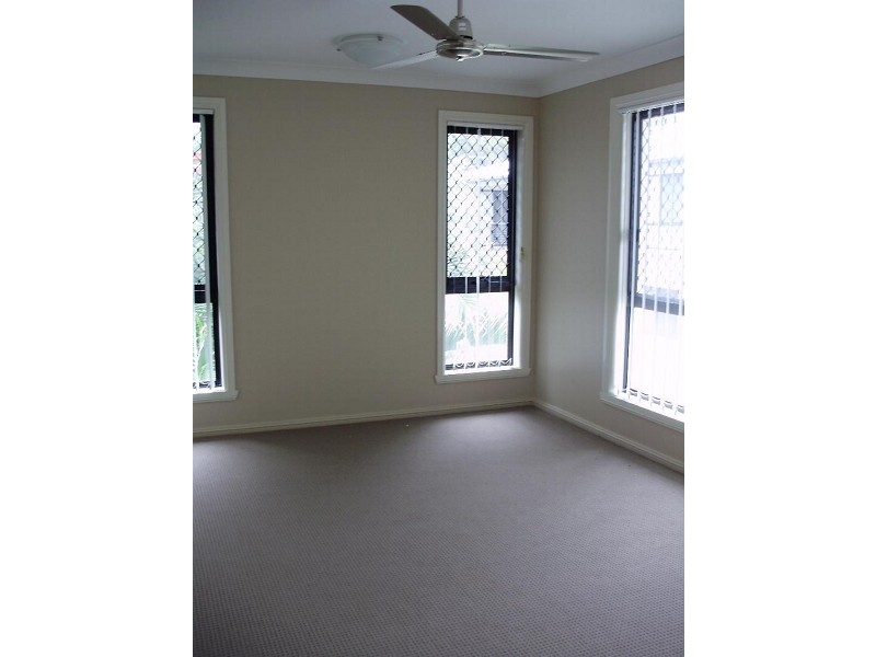 2/11 Walsh Street, Gladstone QLD 4680
