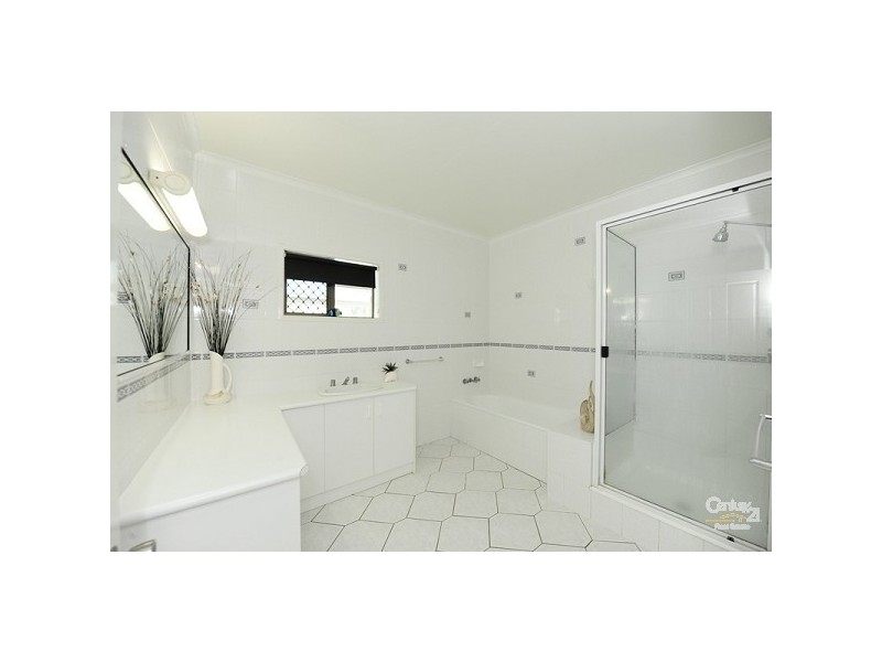 7 The Esplanade, Gladstone QLD 4680