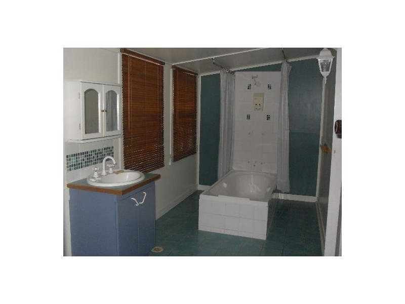 27 Ann Street, Gladstone QLD 4680