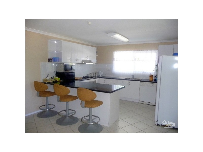 42 Wilson Street, New Auckland QLD 4680