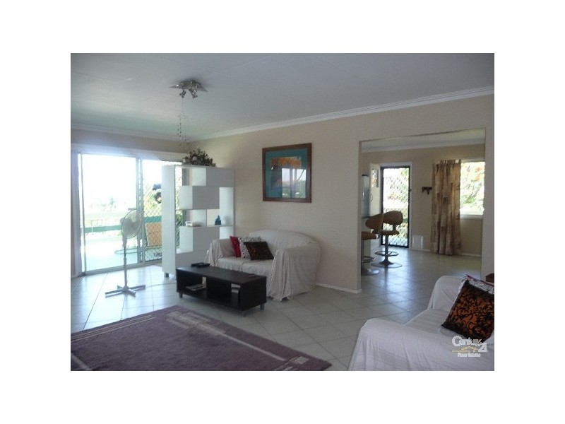 42 Wilson Street, New Auckland QLD 4680
