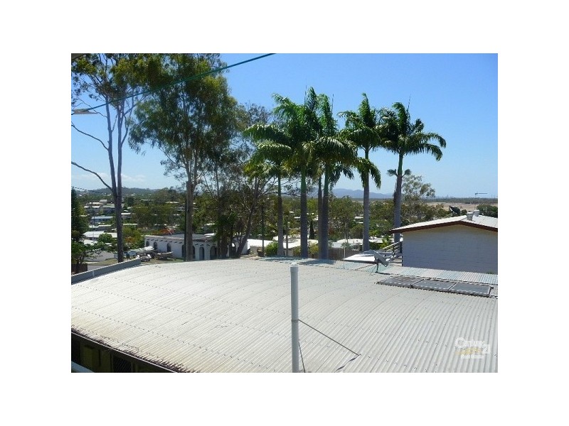 42 Wilson Street, New Auckland QLD 4680
