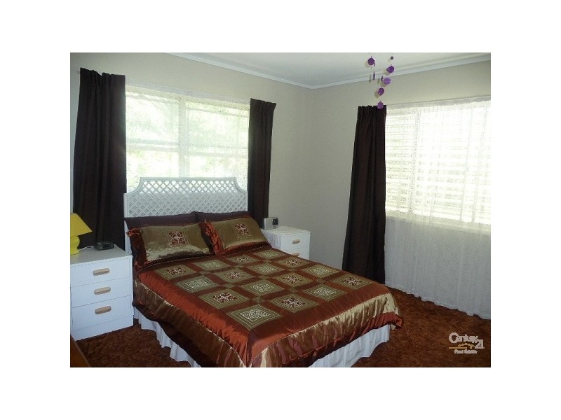42 Wilson Street, New Auckland QLD 4680