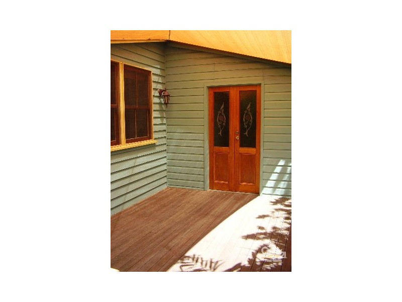 18 Roberts Street, Gladstone QLD 4680