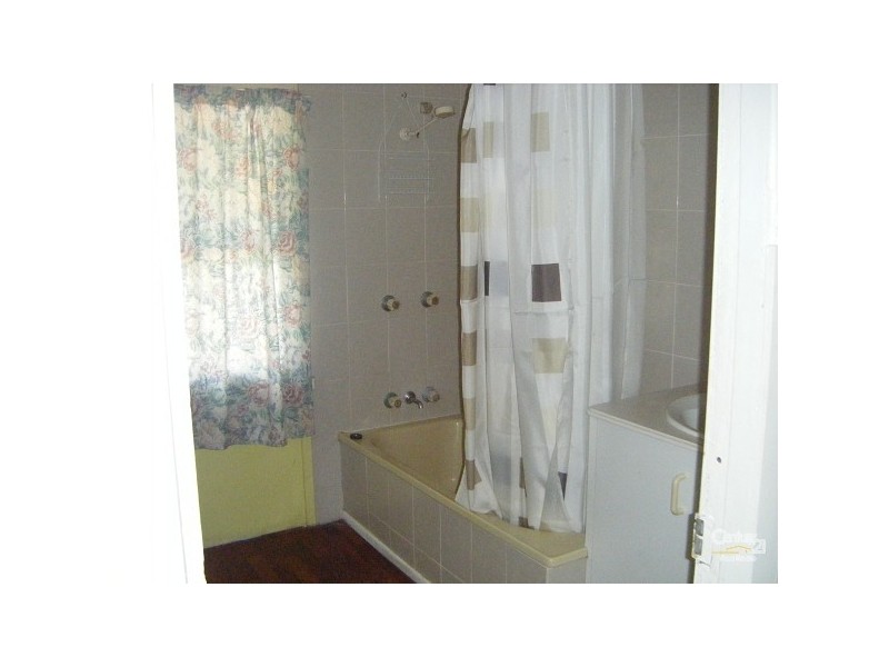 1688 Raglan Station Road, Raglan QLD 4697