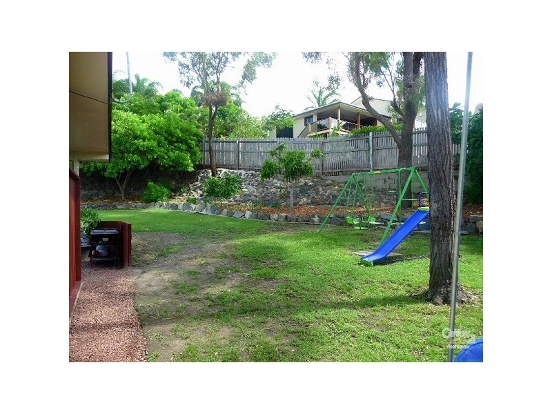 5 Fir Court, Kin Kora QLD 4680