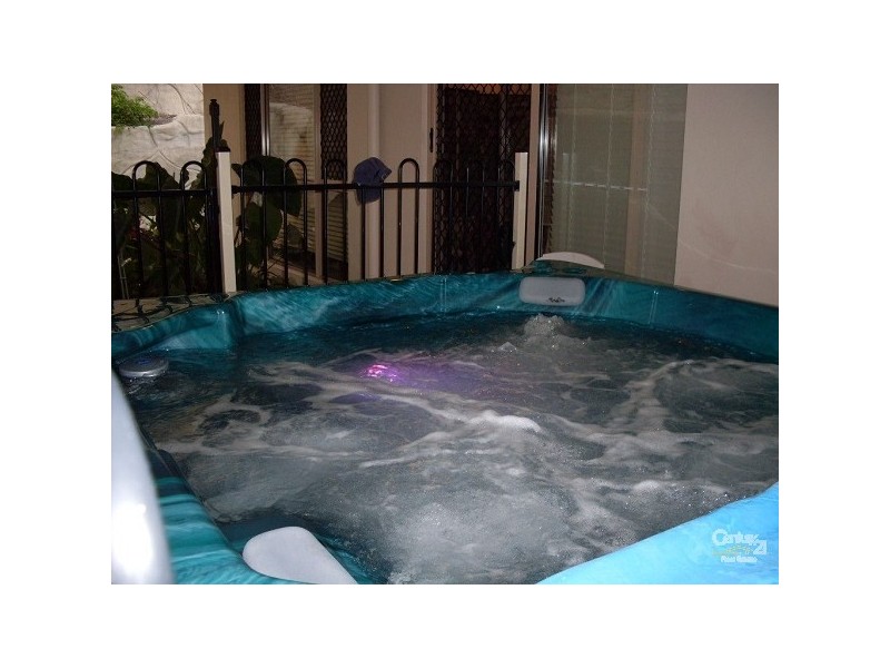 4 Observatory Place, Gladstone QLD 4680