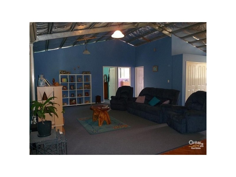 19 King George Street, Mount Larcom QLD 4695