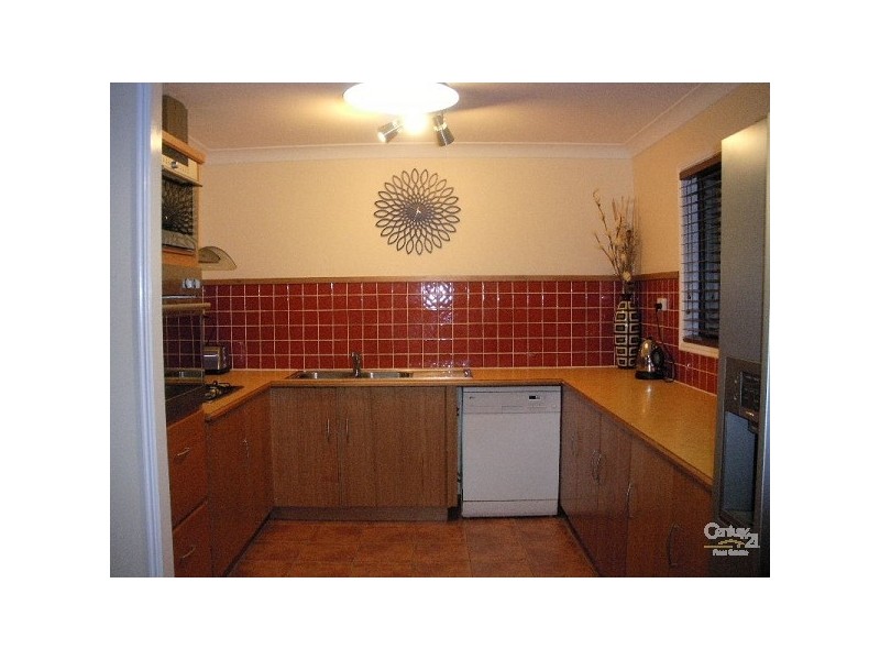 10 Yacht Road, Tannum Sands QLD 4680