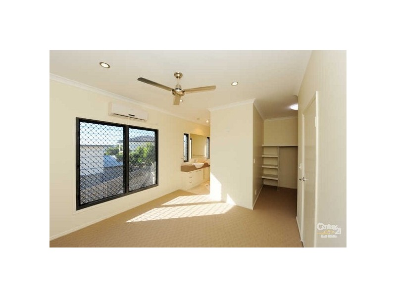 3 Danielle Court, Boyne Island QLD 4680