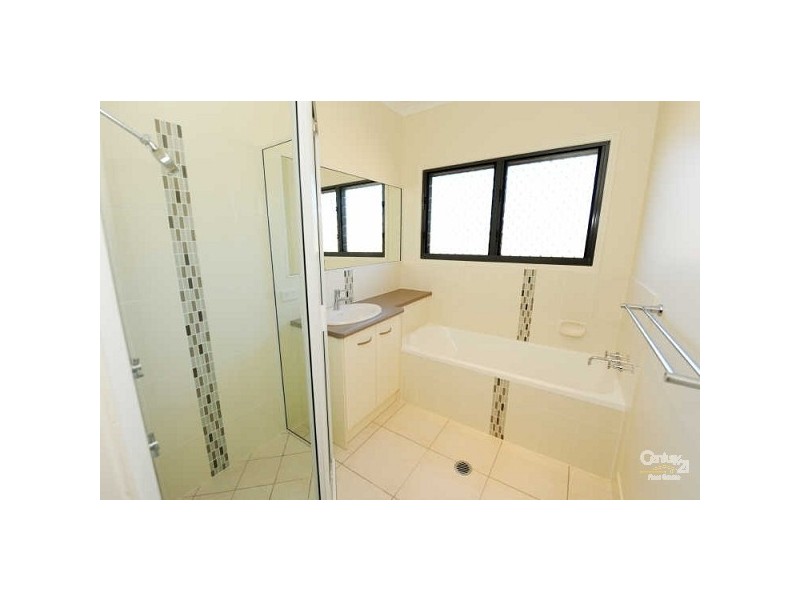 3 Danielle Court, Boyne Island QLD 4680