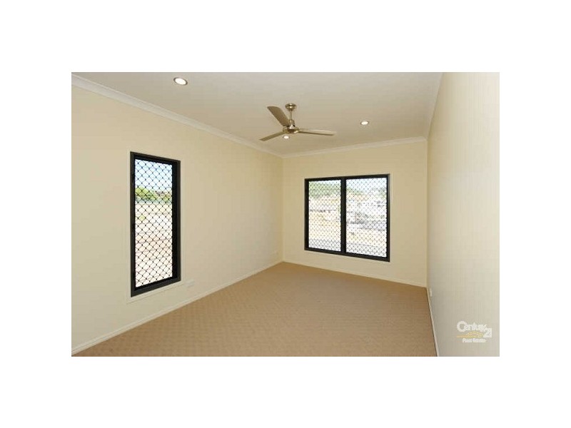 3 Danielle Court, Boyne Island QLD 4680