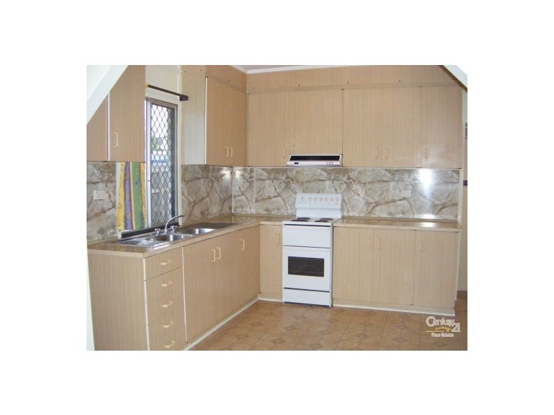 2/129 Off Lane, Gladstone QLD 4680