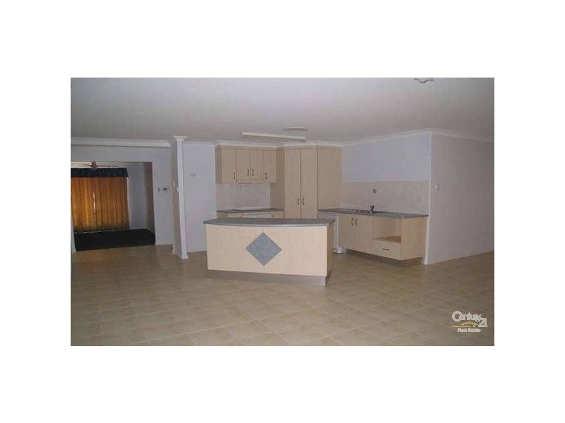 2/42 Golfview Drive, Boyne Island QLD 4680