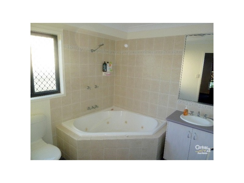 3 Cockatoo Drive, New Auckland QLD 4680