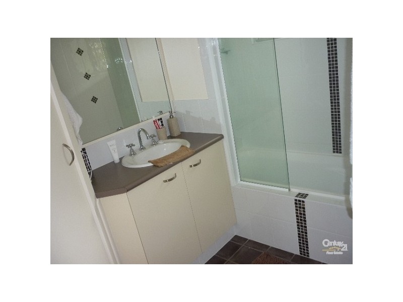 27 Cedar Street, Gladstone QLD 4680