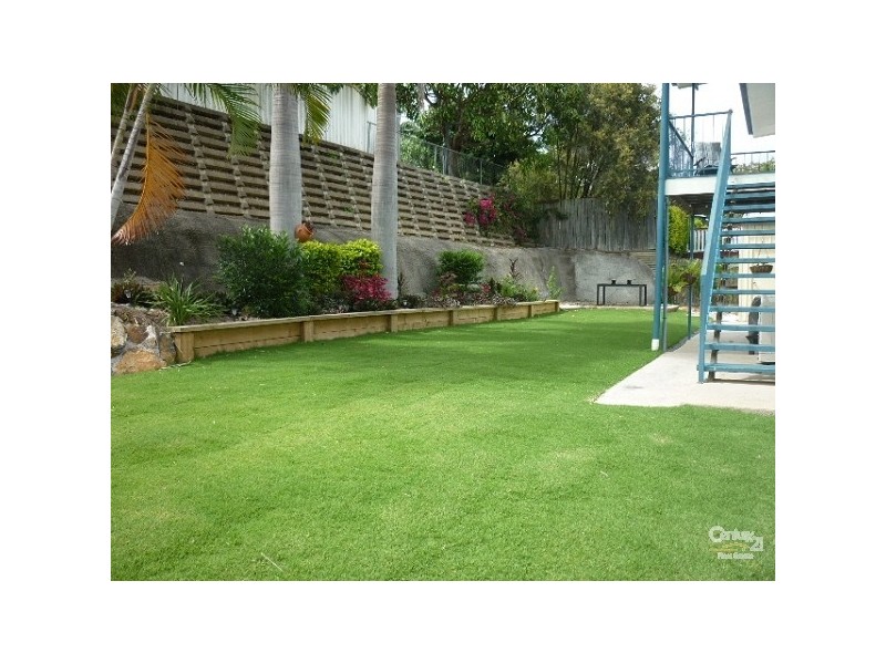 27 Cedar Street, Gladstone QLD 4680