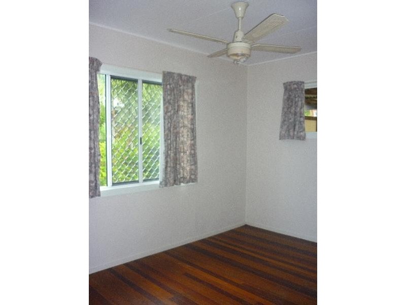 48 Adelaide Street, South Gladstone QLD 4680