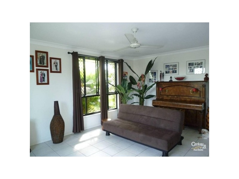 1 Creekwood Close, Gladstone QLD 4680