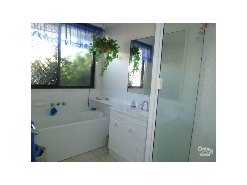1 Creekwood Close, Gladstone QLD 4680