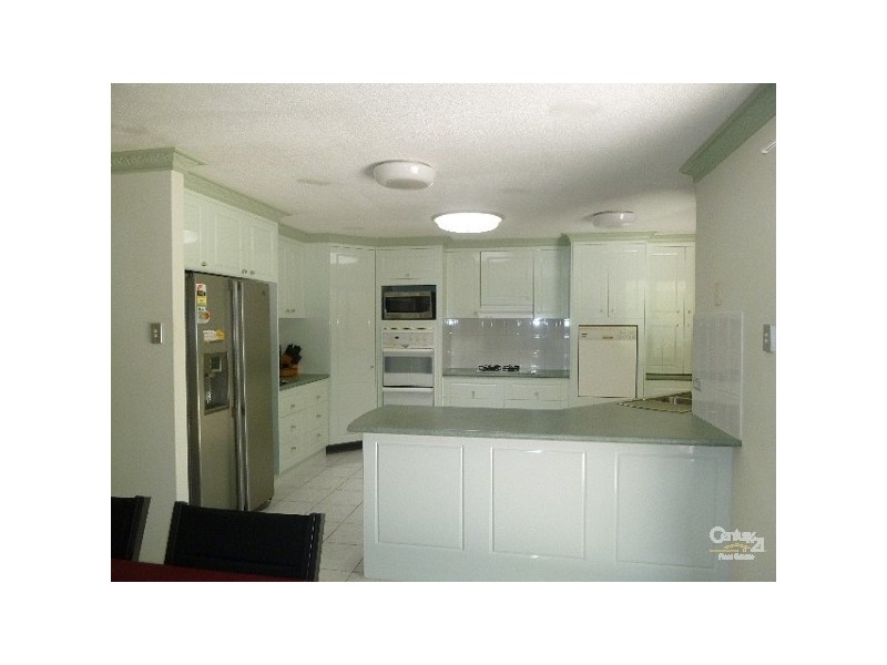 20 Mounter Street, Boyne Island QLD 4680