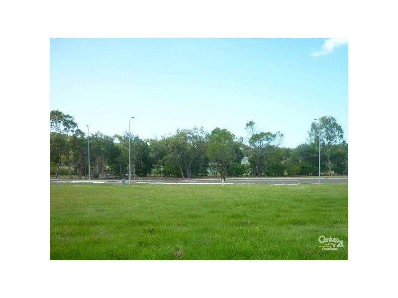 59 The Oaks Road, Tannum Sands QLD 4680