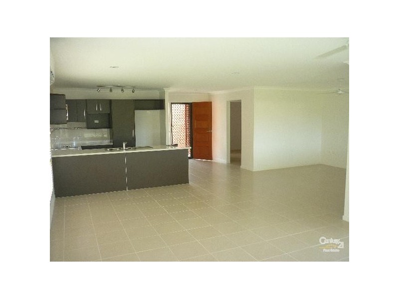 15 Briffney Street, Kirkwood QLD 4680