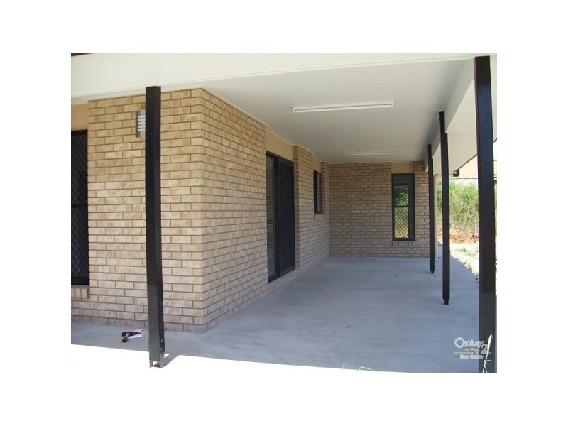 25 Bauhinia Street, Boyne Island QLD 4680