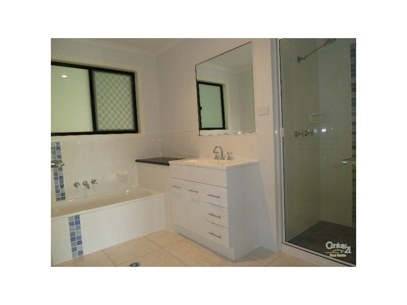25 Bauhinia Street, Boyne Island QLD 4680