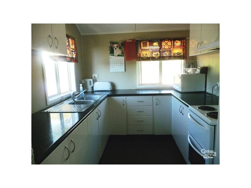 20 Balfour Street, Mount Larcom QLD 4695