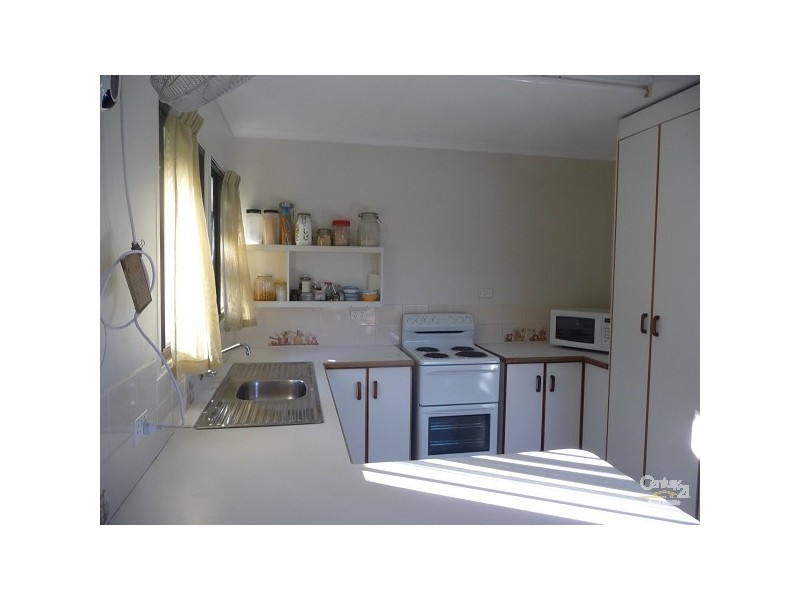 18 Yaralla Street, Barney Point QLD 4680