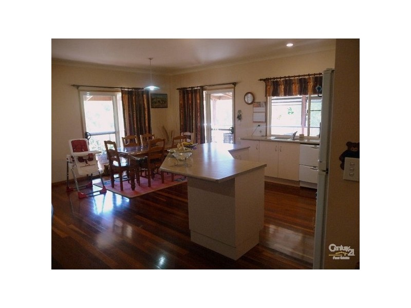 86 Flora Drive, Beecher QLD 4680