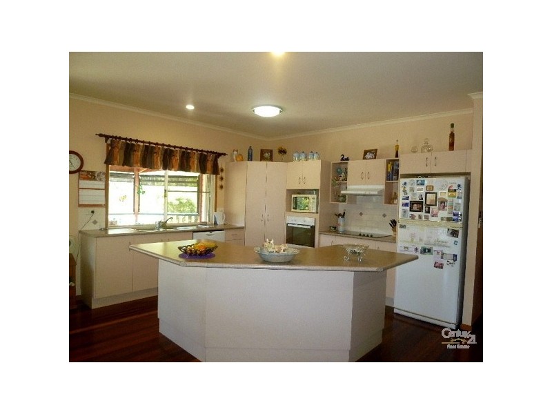 86 Flora Drive, Beecher QLD 4680