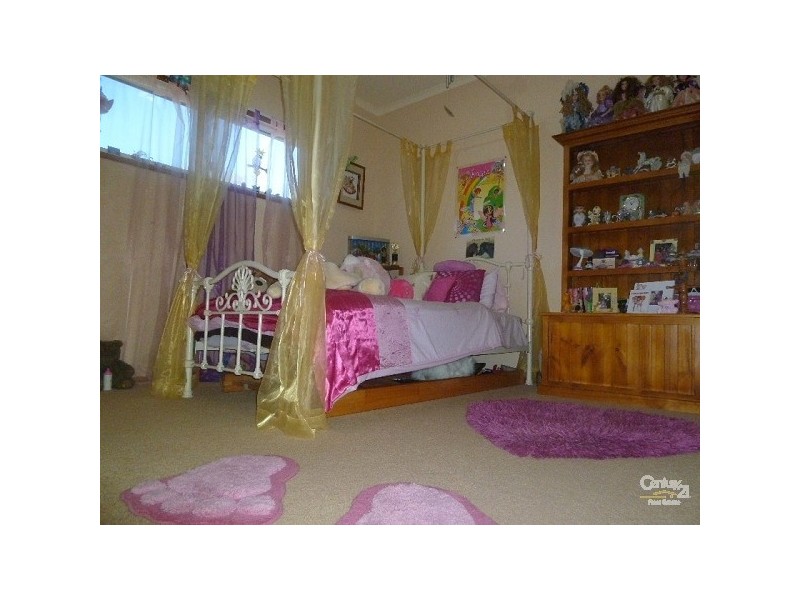 86 Flora Drive, Beecher QLD 4680