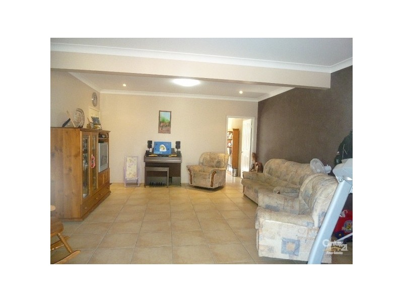 86 Flora Drive, Beecher QLD 4680