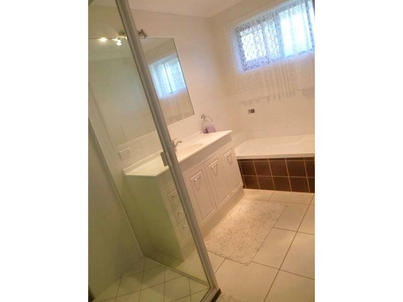 21 Huntington Court, New Auckland QLD 4680