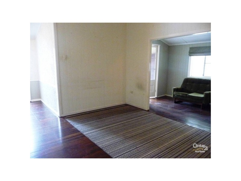 24 Williamson Street, West Gladstone QLD 4680