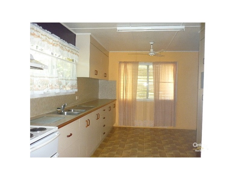 2 Brisbane Street, Barney Point QLD 4680