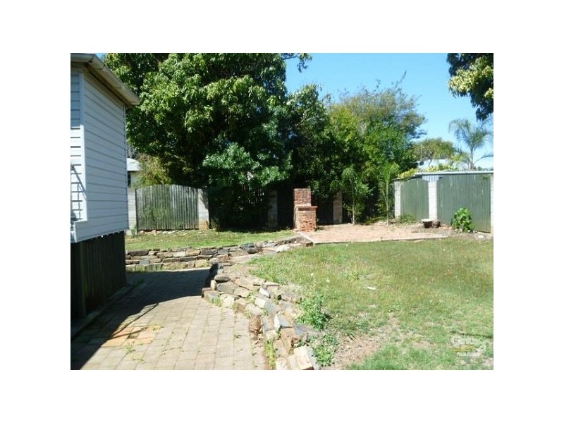 12 Vincent Street, West Gladstone QLD 4680