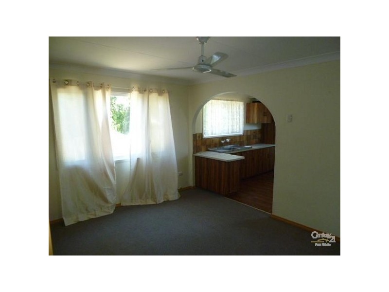 12 Vincent Street, West Gladstone QLD 4680