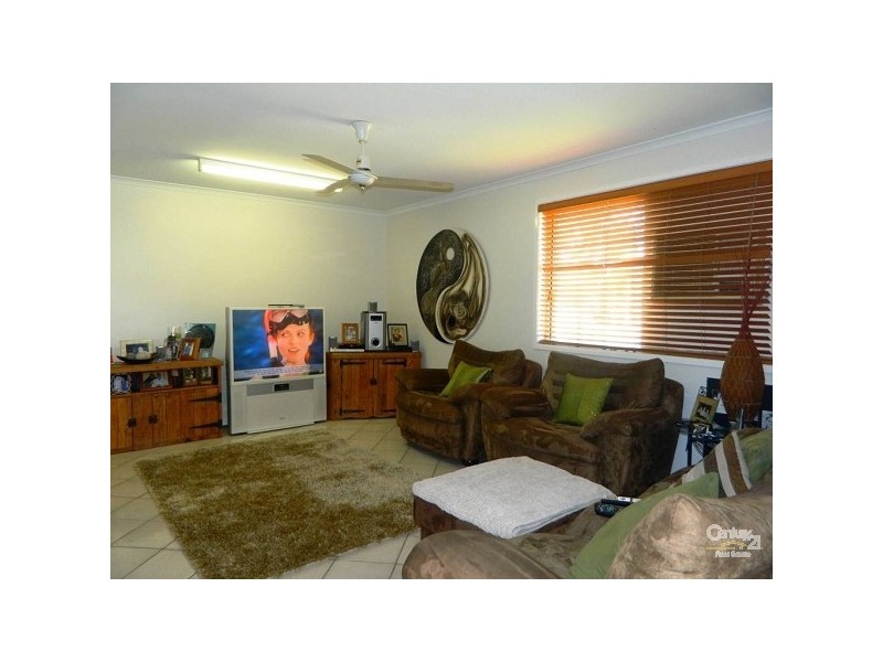 3 Dorset Close, New Auckland QLD 4680