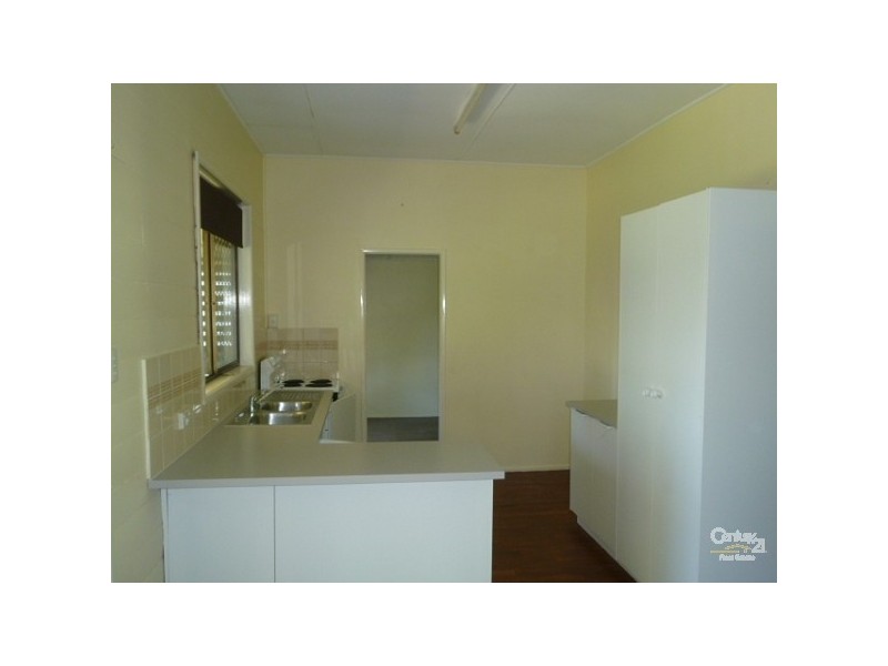 35 Kent Street, West Gladstone QLD 4680