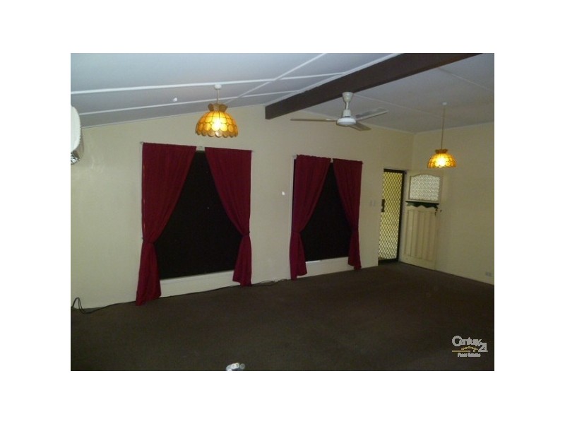 35 Kent Street, West Gladstone QLD 4680